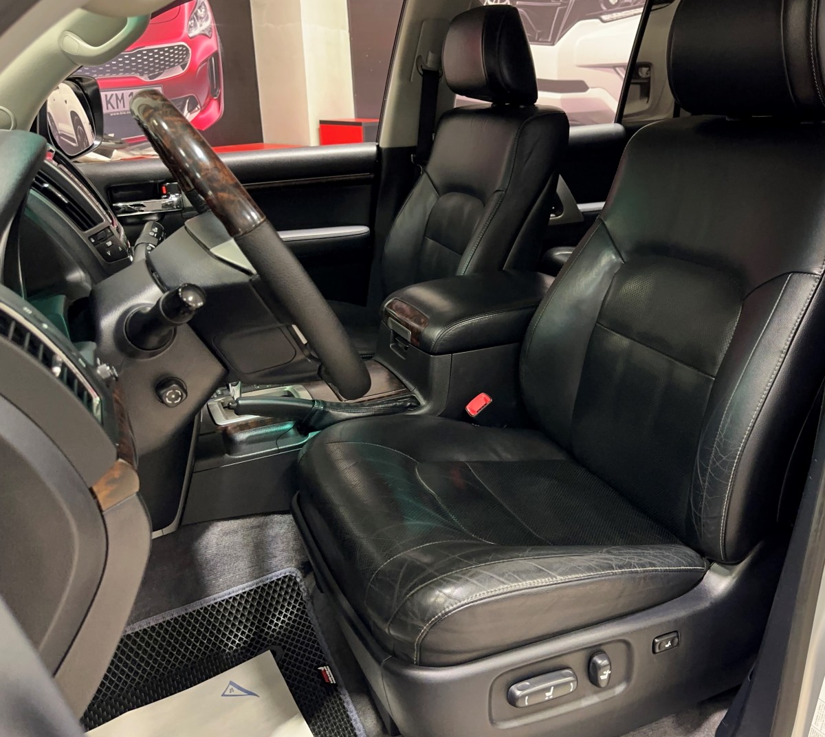 Toyota Land Cruiser 200 - фото 11