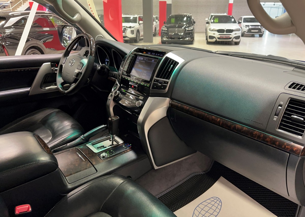 Toyota Land Cruiser 200 - фото 16