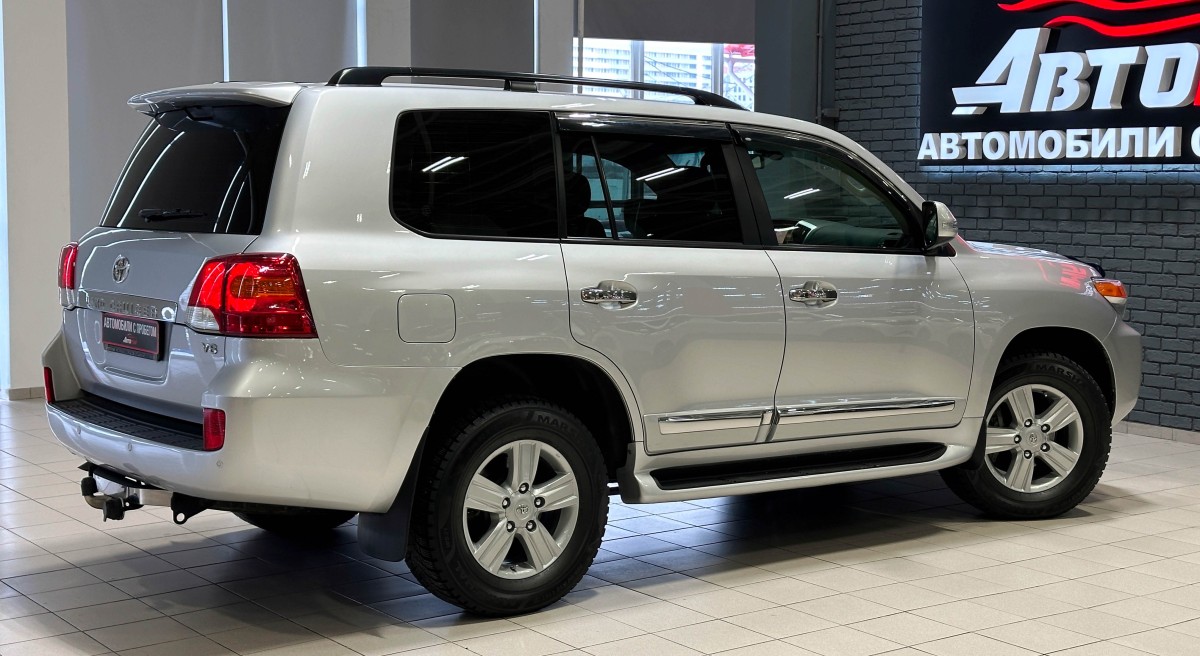 Toyota Land Cruiser 200 - фото 5
