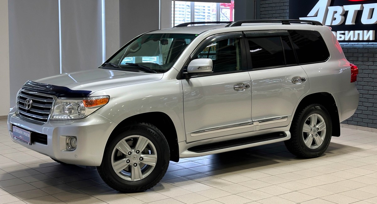 Toyota Land Cruiser 200 - фото 2