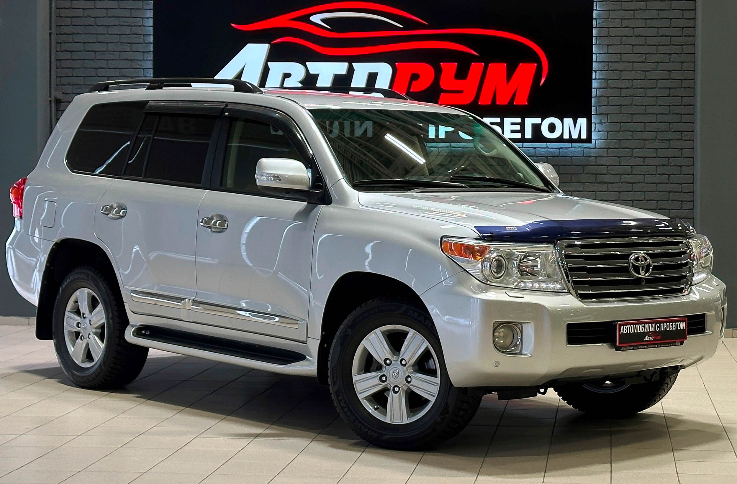 Toyota Land Cruiser 200 - фото 1