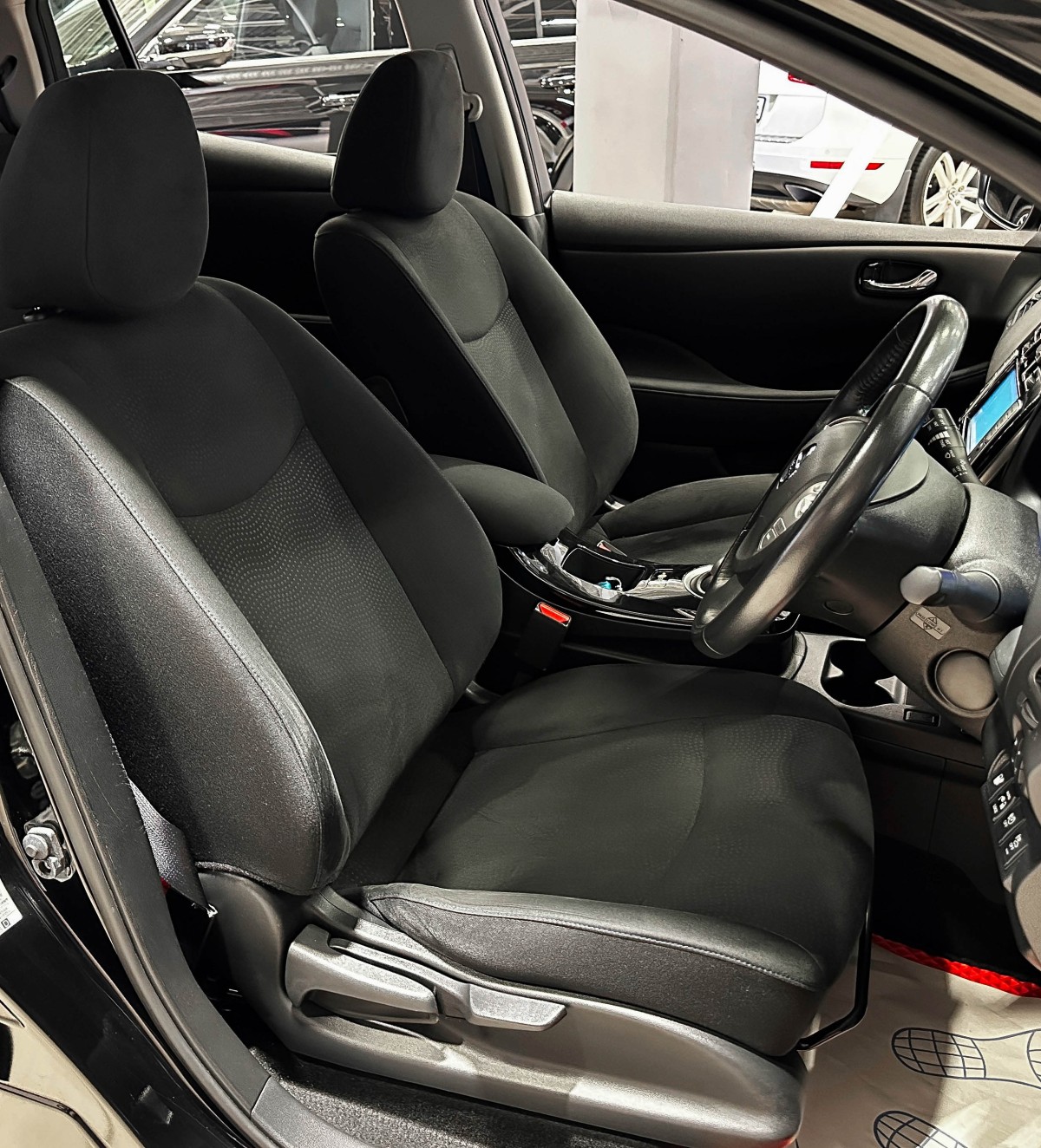 Nissan Leaf - фото 12