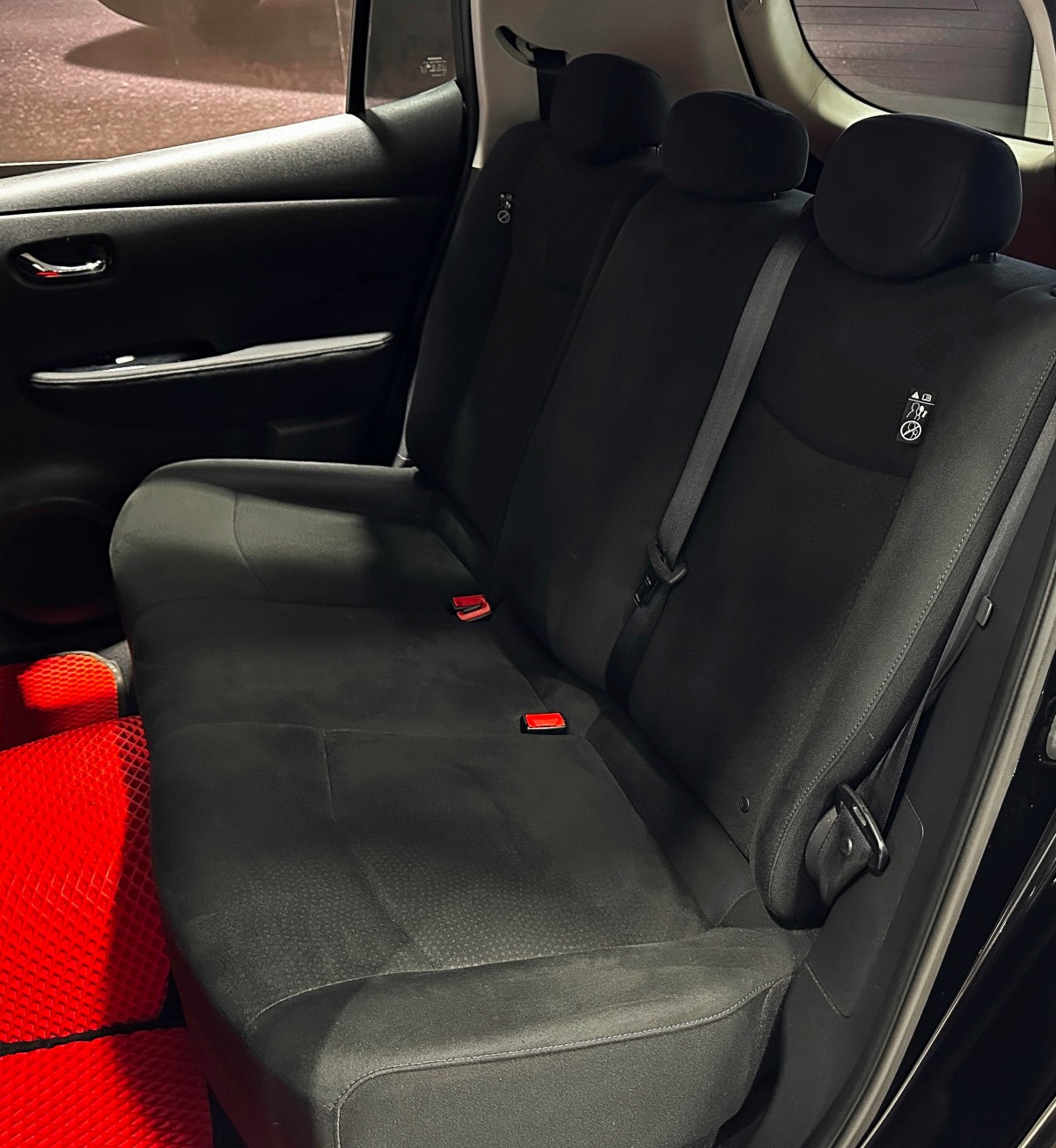 Nissan Leaf - фото 15