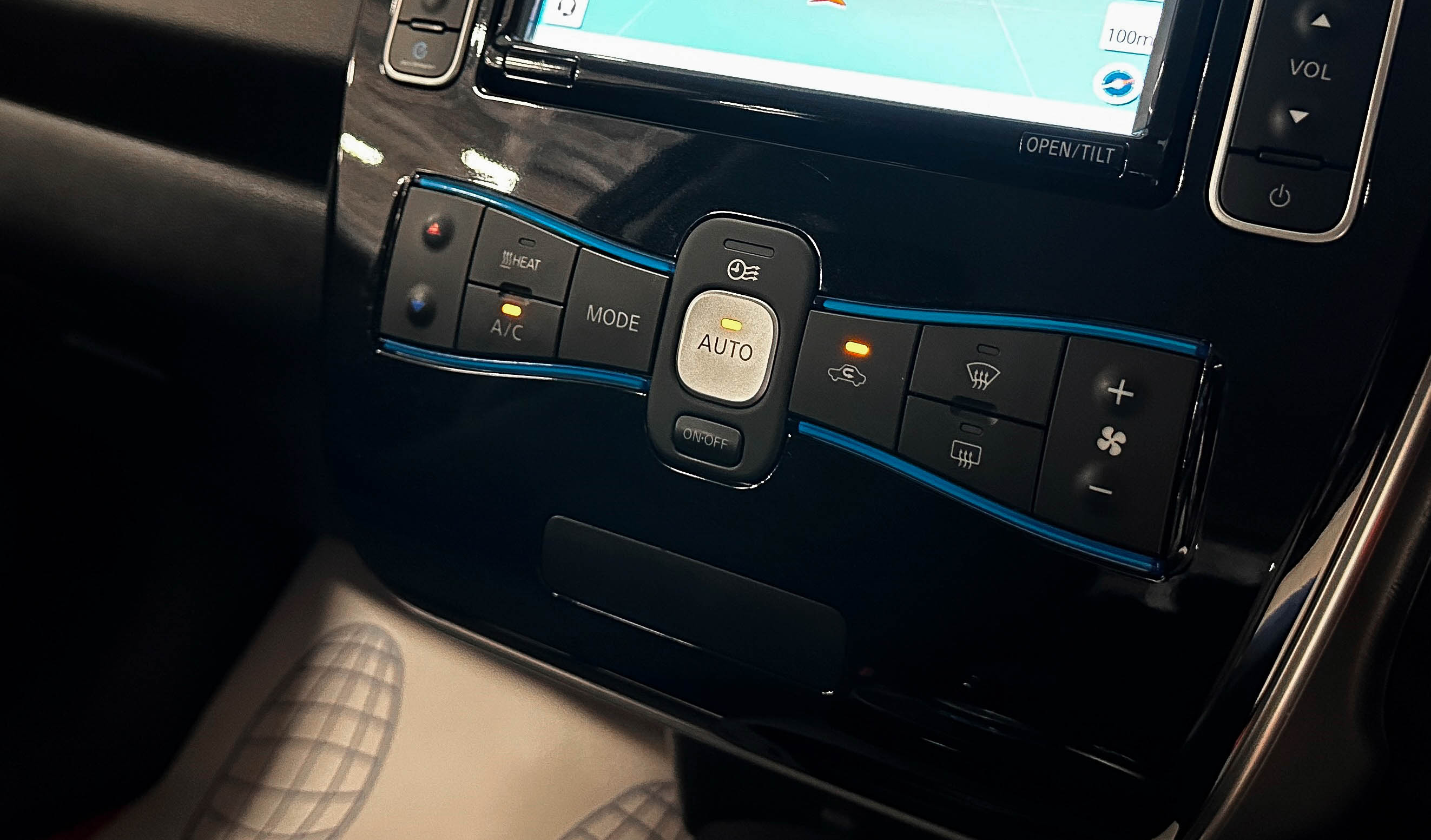 Nissan Leaf - фото 24