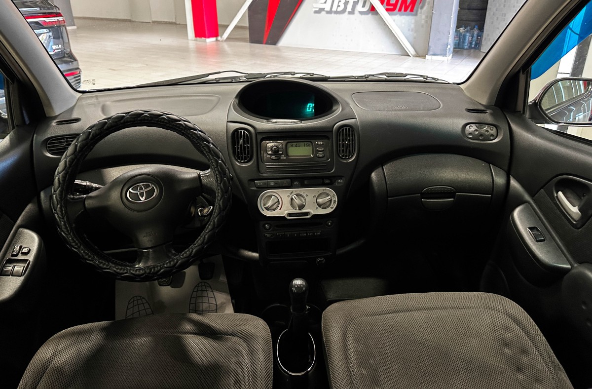 Toyota Yaris Verso - фото 16