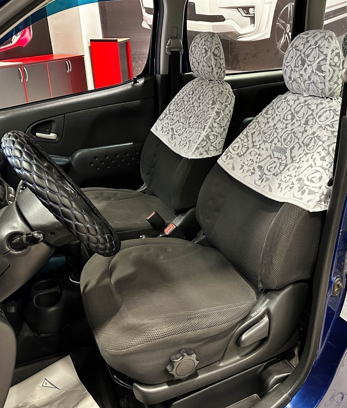 Toyota Yaris Verso - фото 9