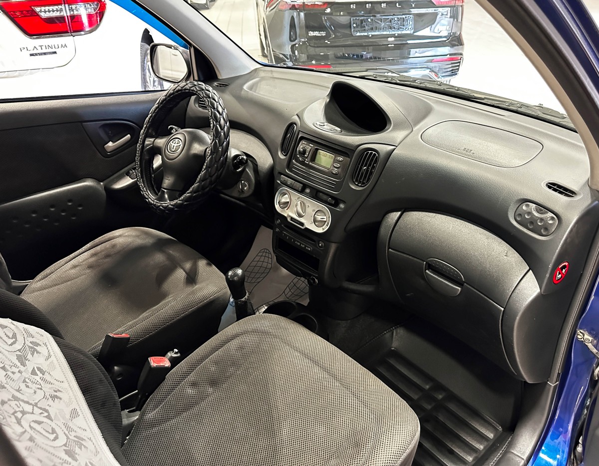 Toyota Yaris Verso - фото 13