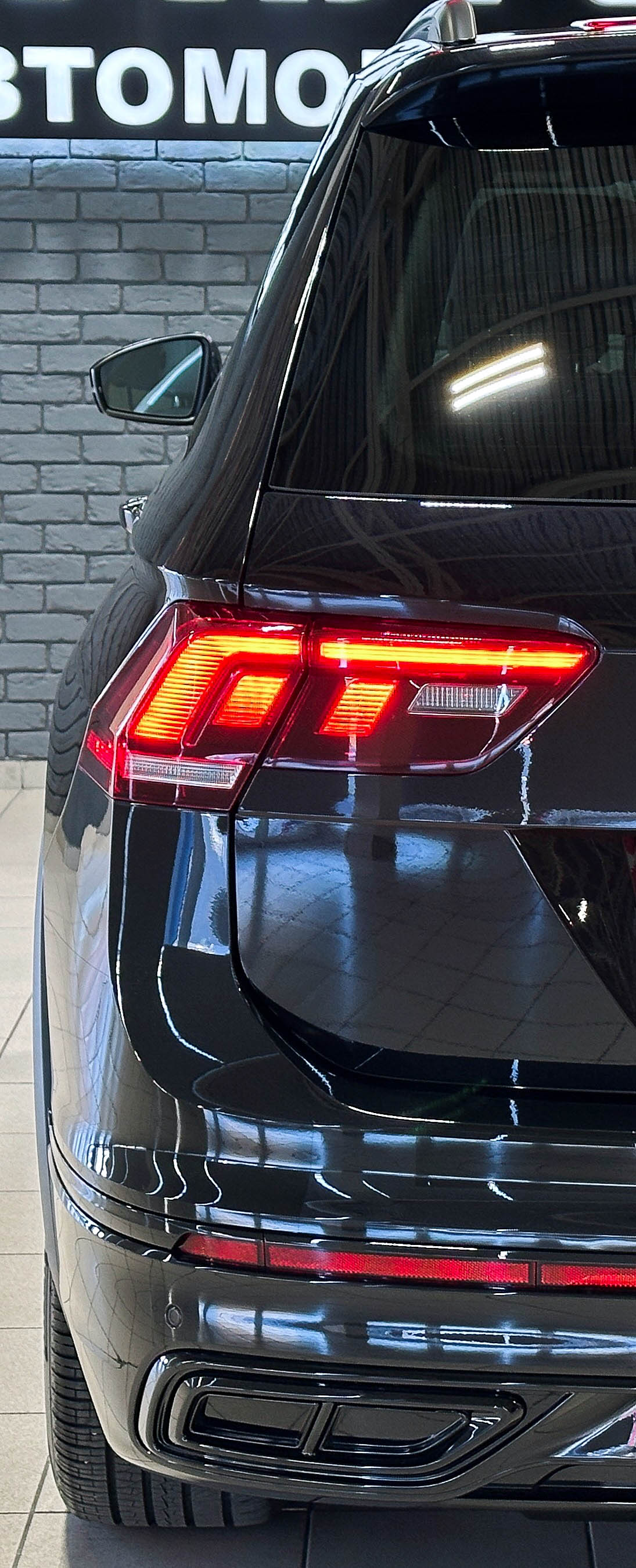 Volkswagen Tiguan - фото 8