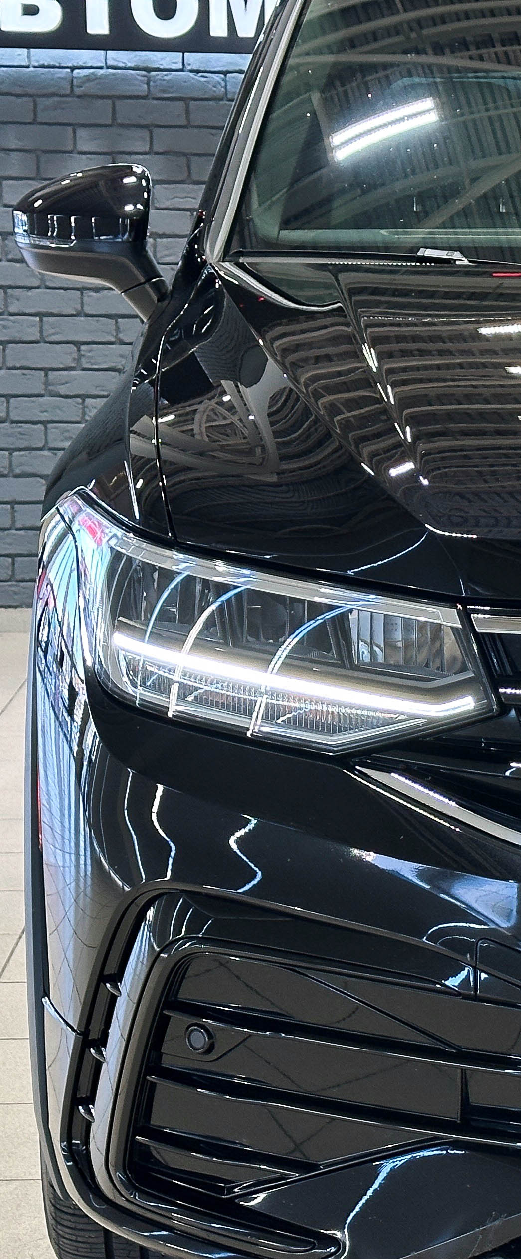 Volkswagen Tiguan - фото 9