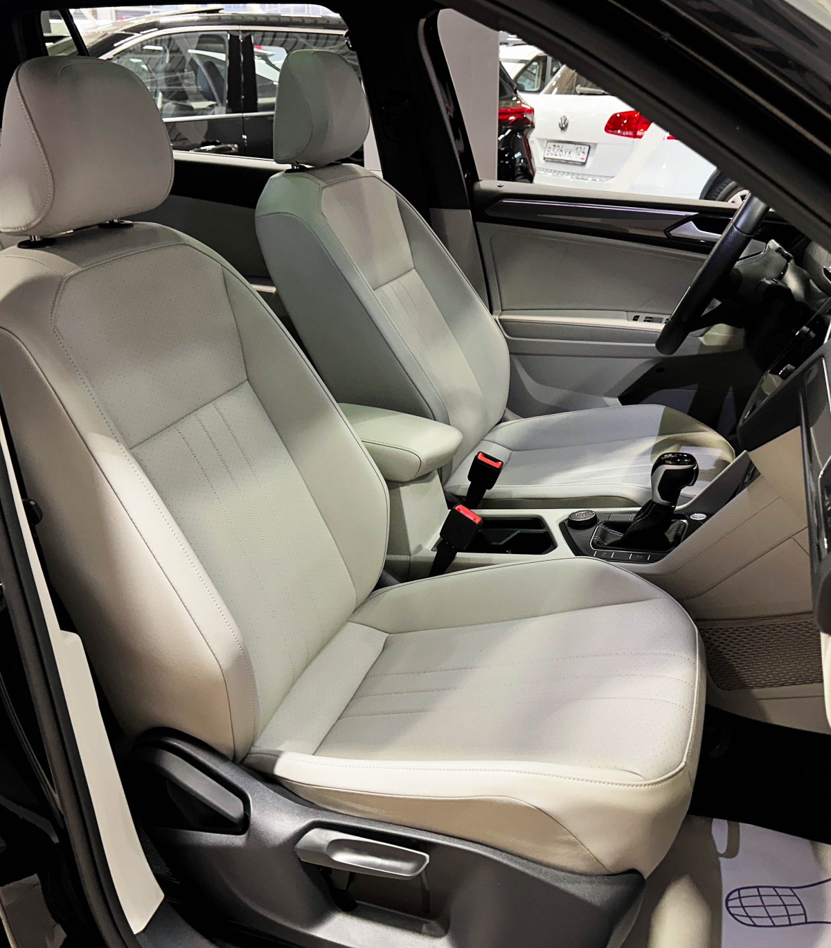 Volkswagen Tiguan - фото 15