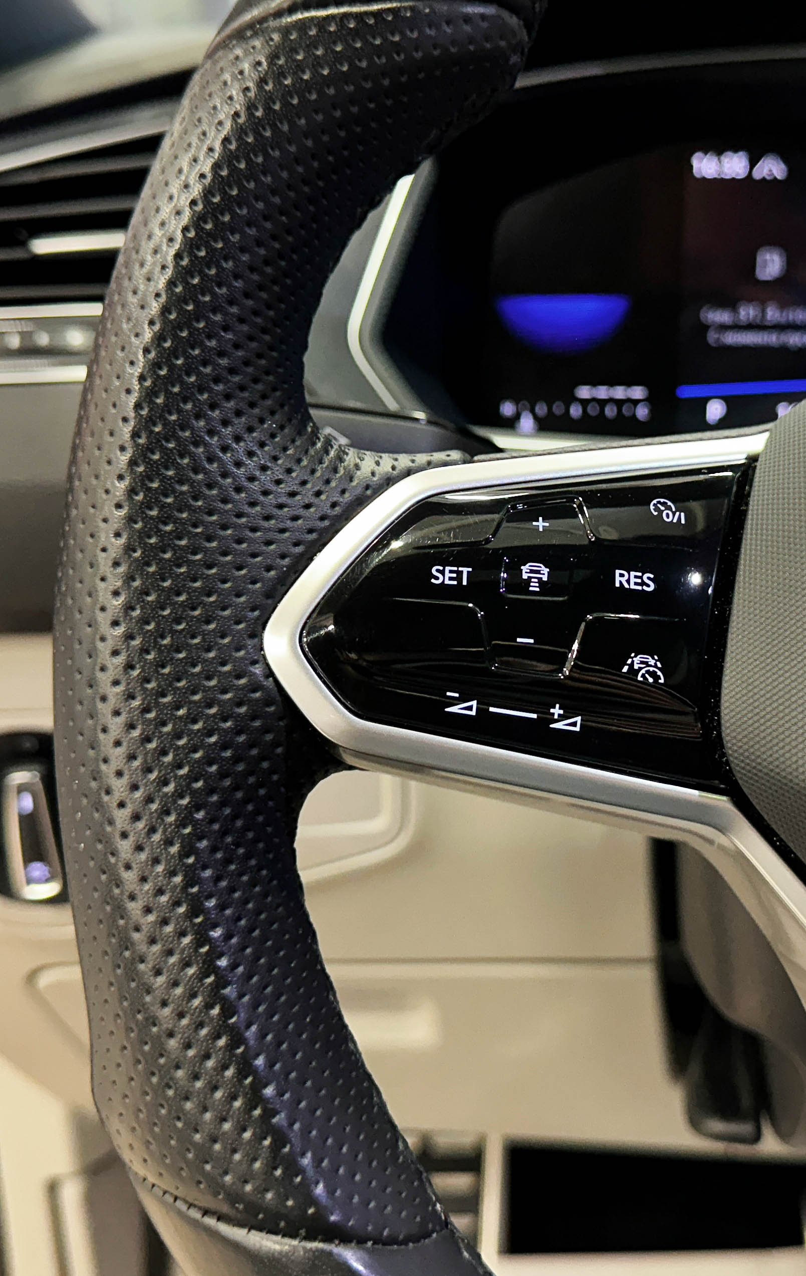 Volkswagen Tiguan - фото 21