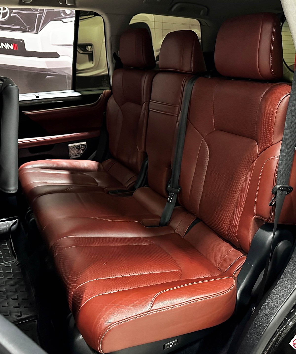 Lexus LX 570 - фото 14