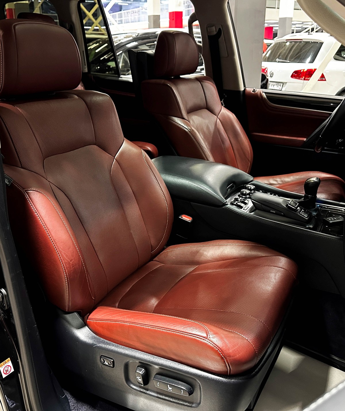 Lexus LX 570 - фото 18