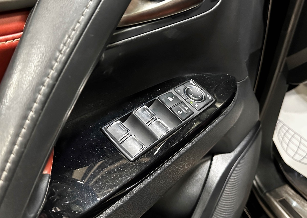 Lexus LX 570 - фото 20