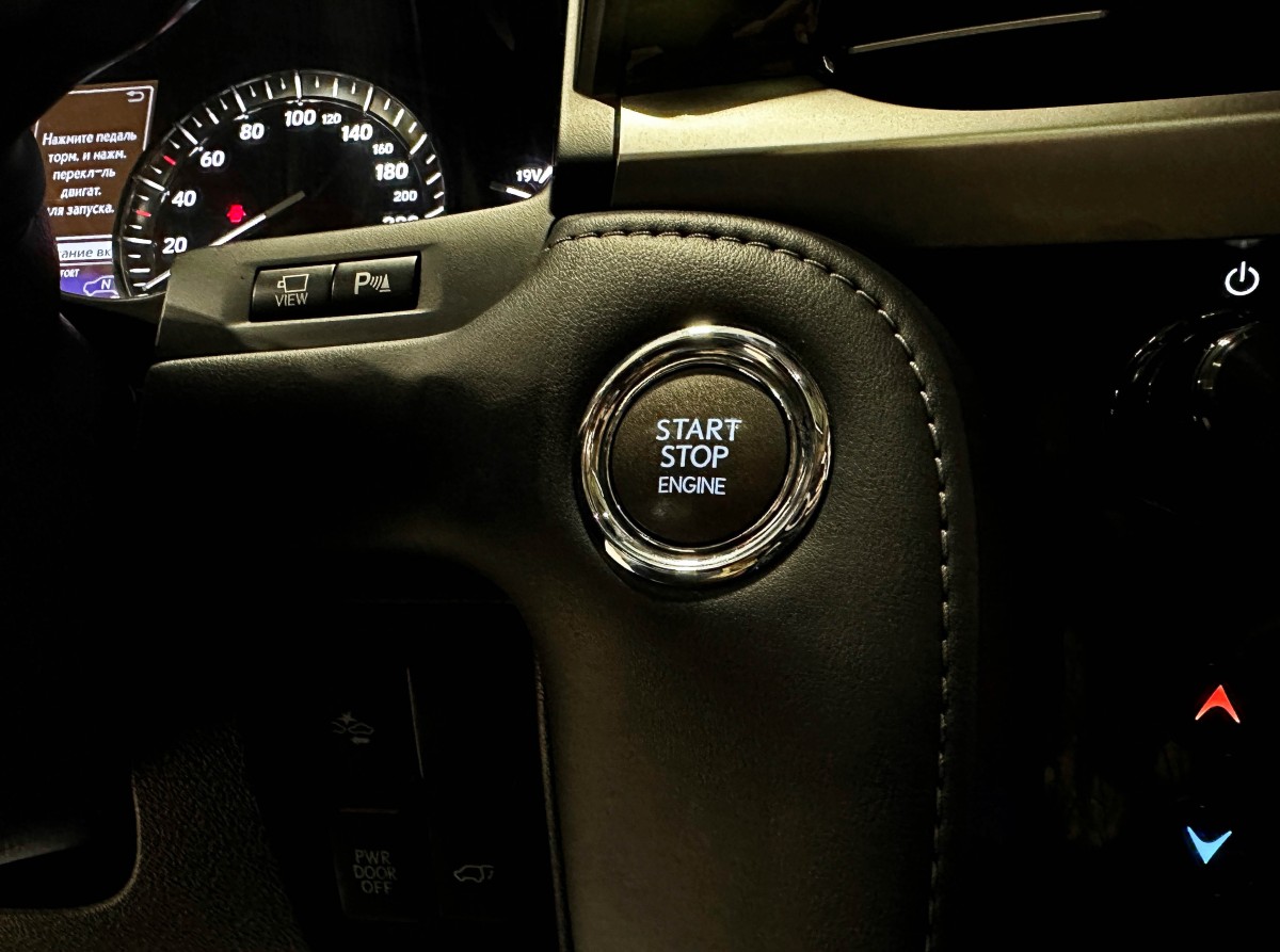 Lexus LX 570 - фото 27