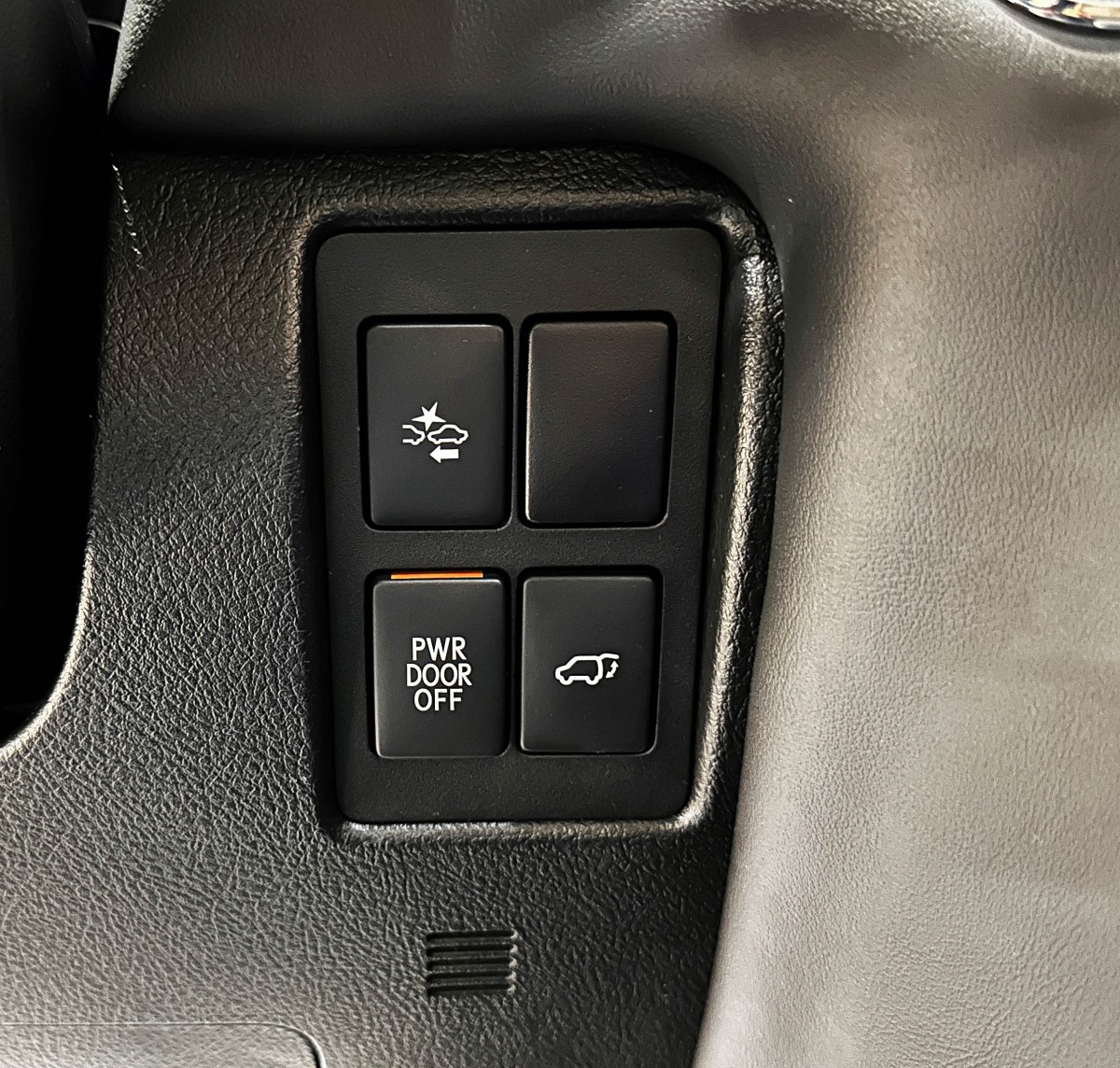 Lexus LX 570 - фото 28