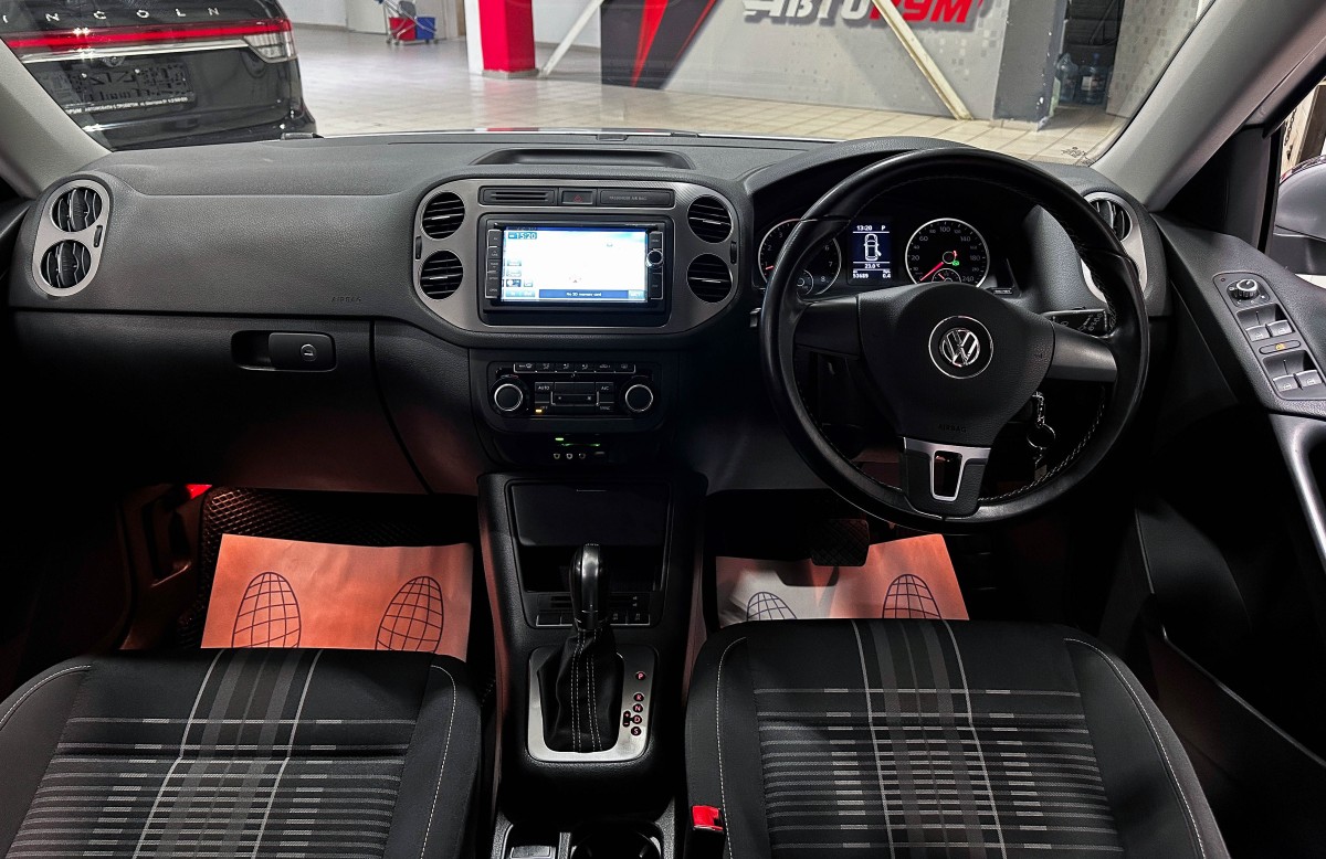 Volkswagen Tiguan - фото 24