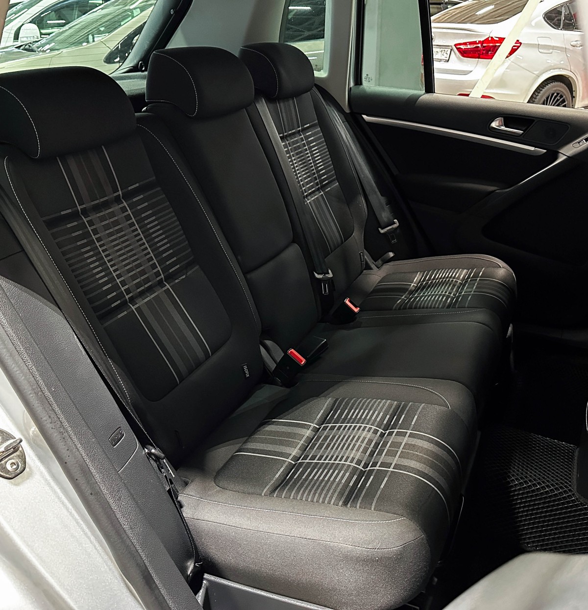 Volkswagen Tiguan - фото 12