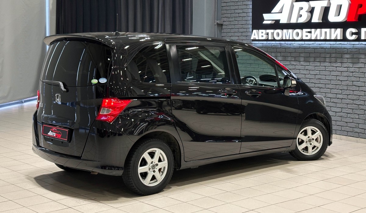 Honda Freed - фото 5