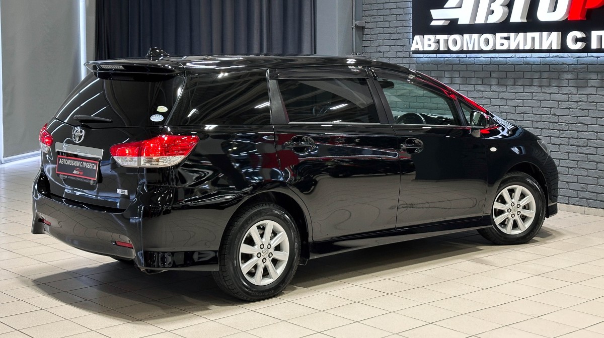 Toyota Wish - фото 5