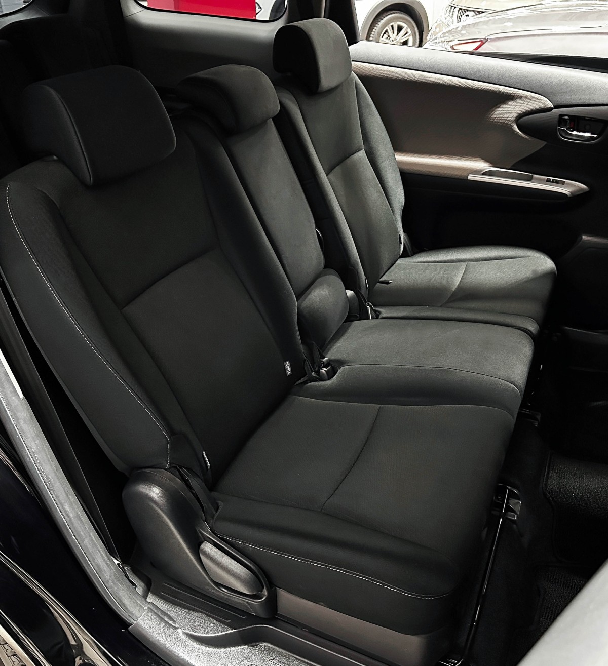 Toyota Wish - фото 10