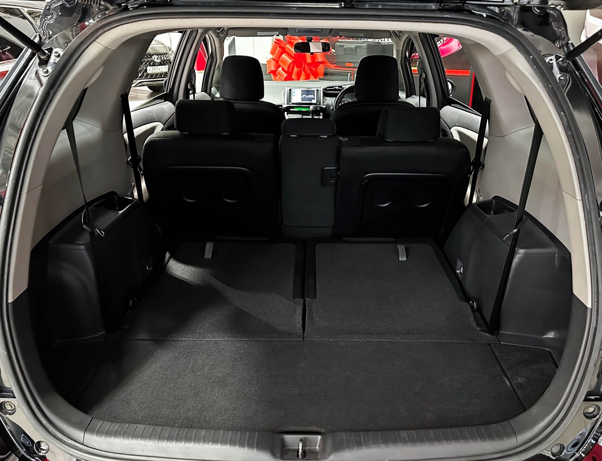Toyota Wish - фото 12