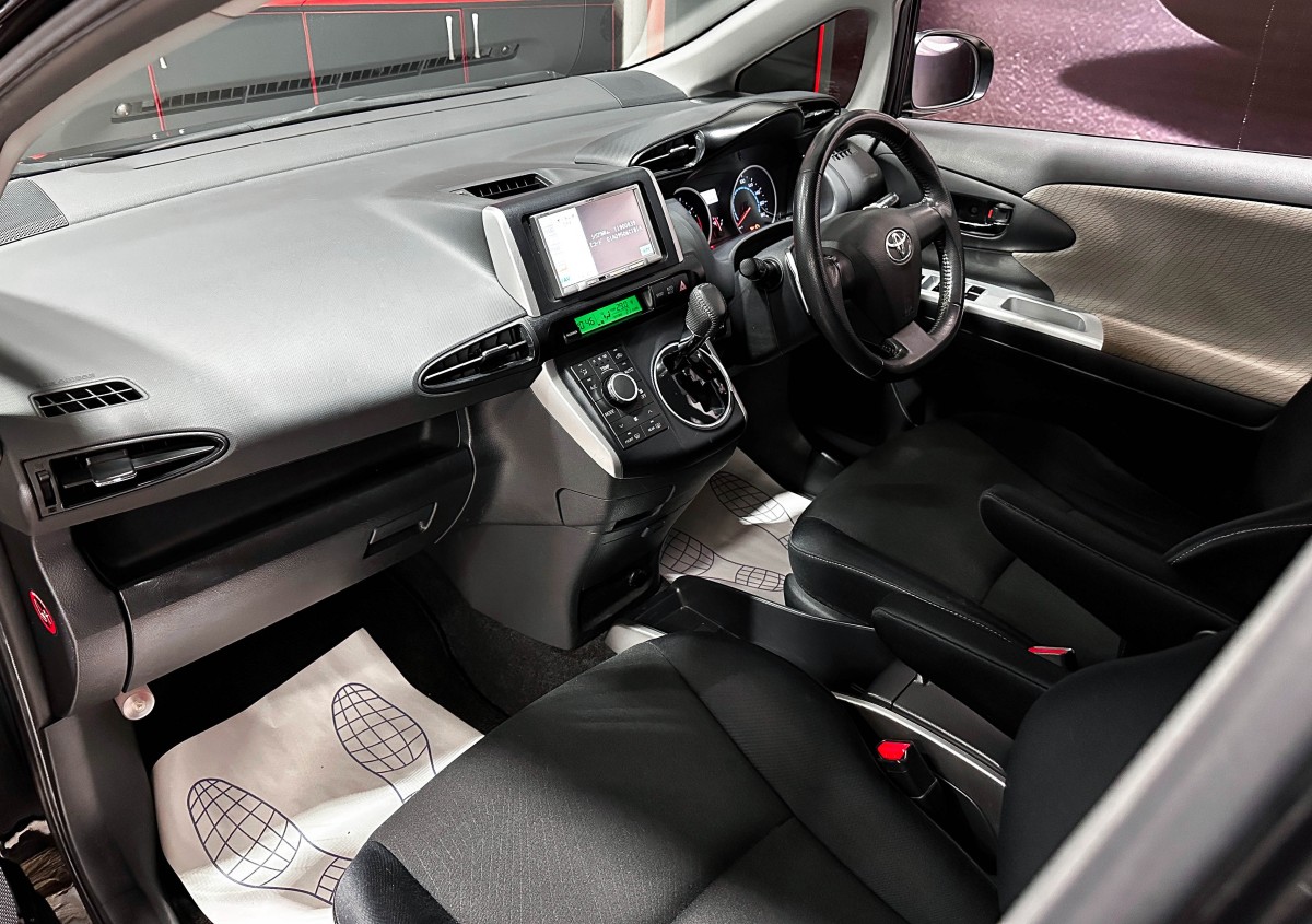 Toyota Wish - фото 15