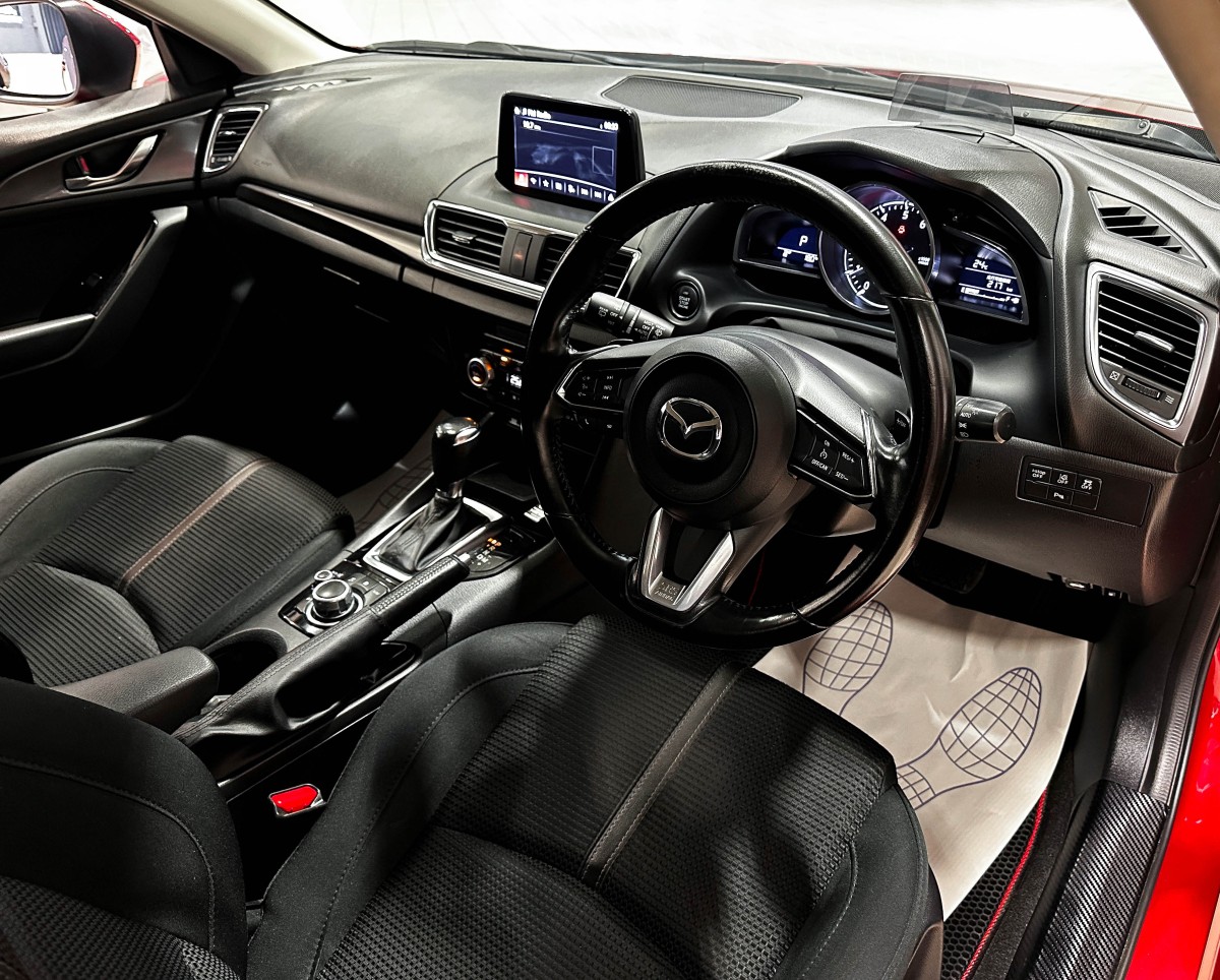 Mazda Axela - фото 10