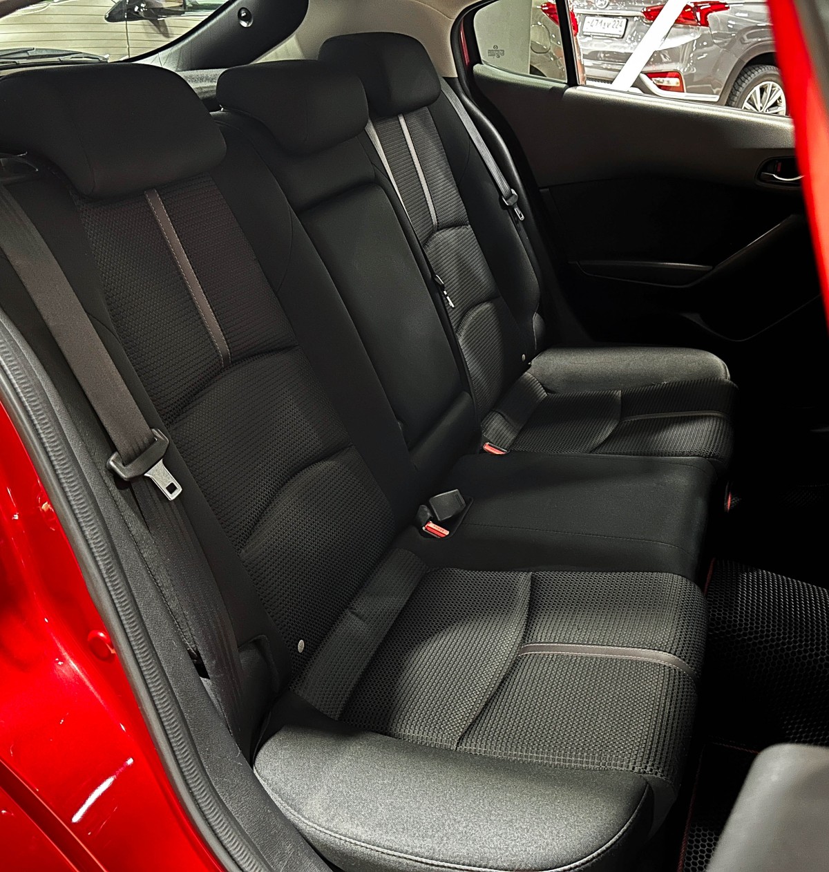 Mazda Axela - фото 12