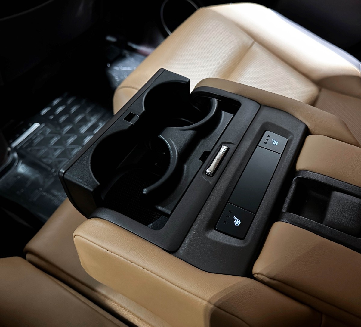 Lexus RX350L - фото 34