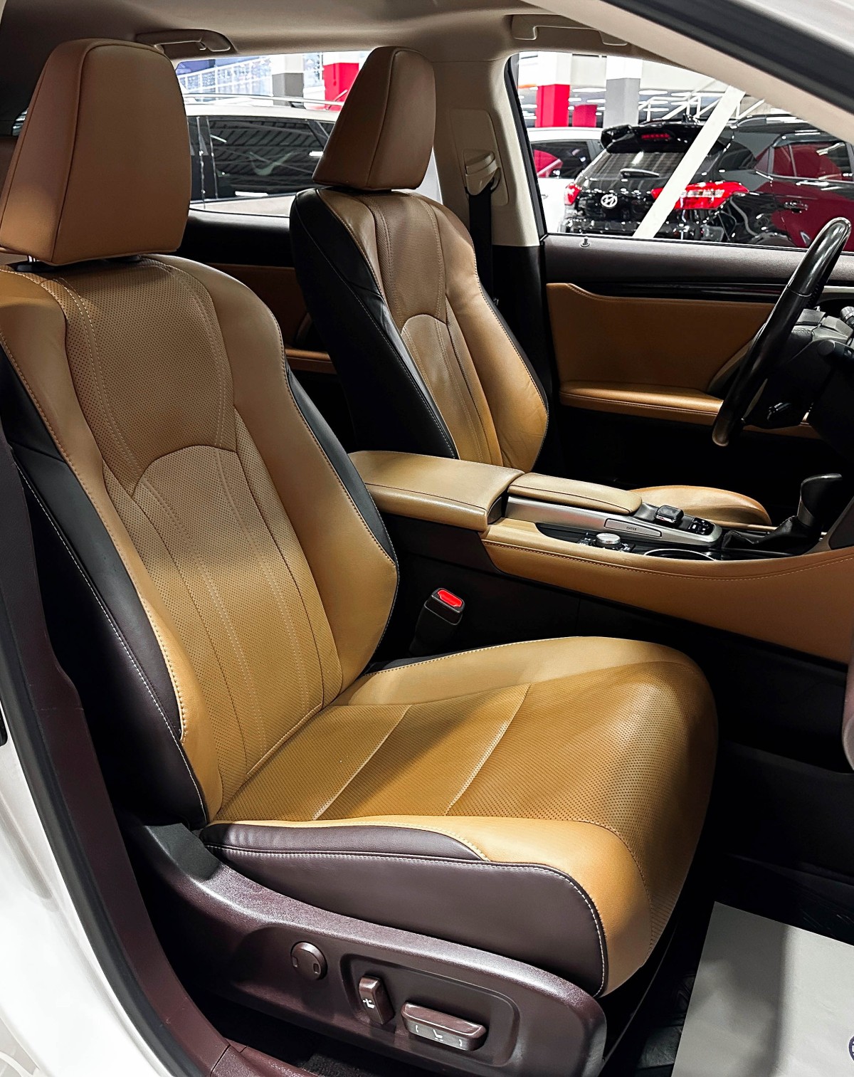 Lexus RX350L - фото 17