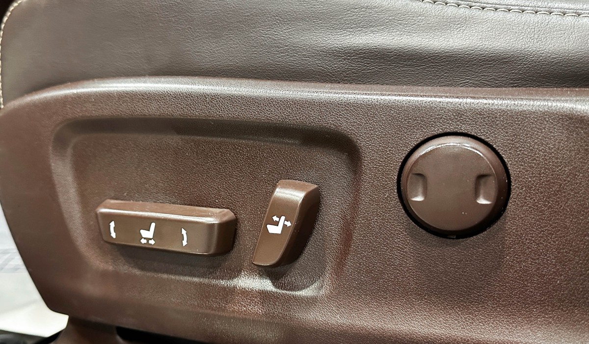 Lexus RX350L - фото 20