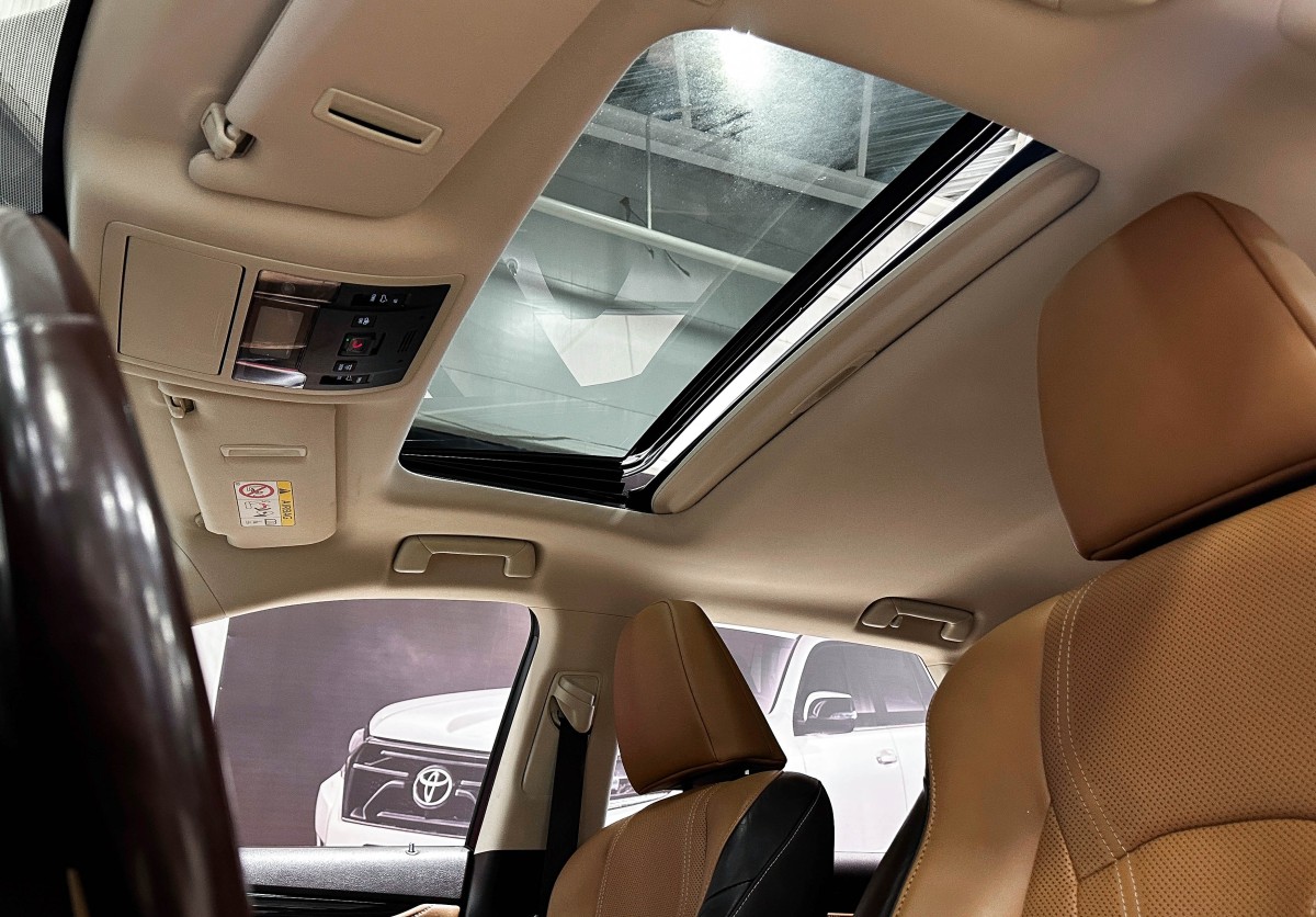 Lexus RX350L - фото 32