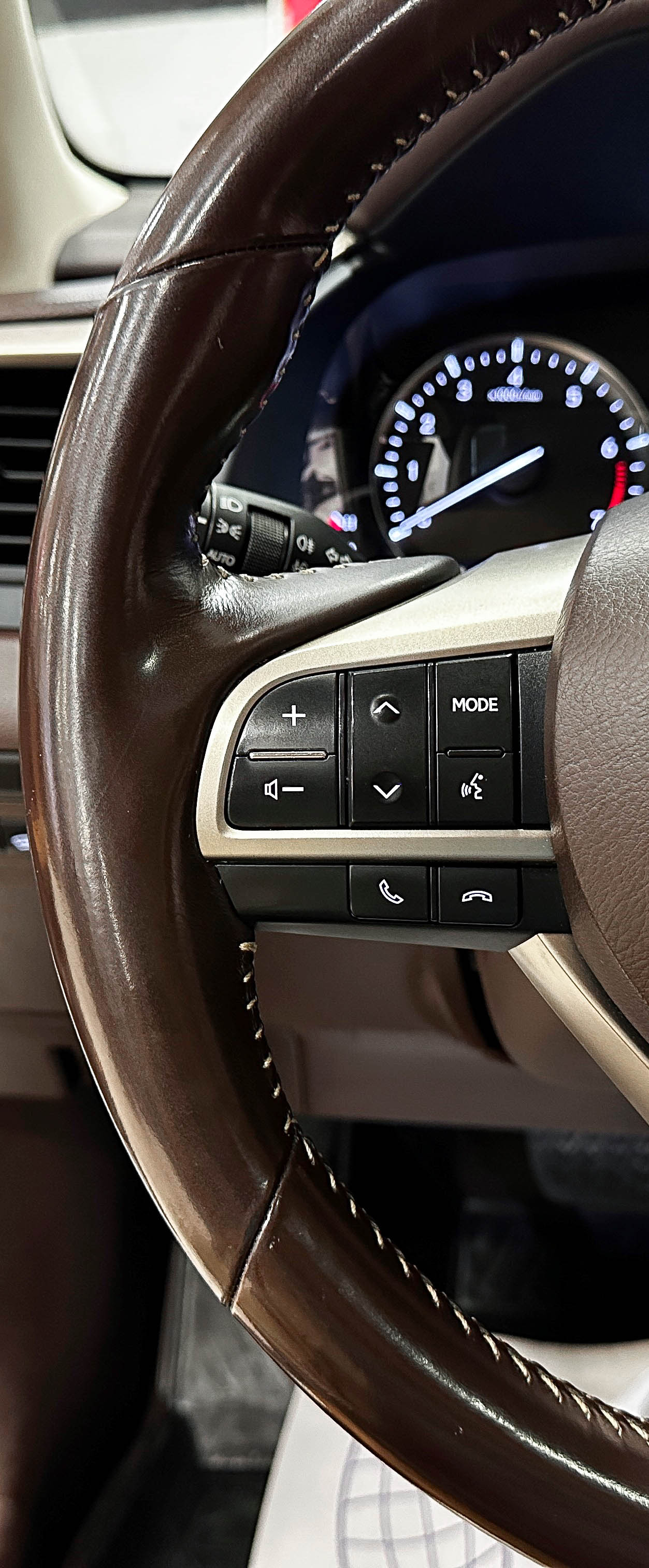 Lexus RX350L - фото 23