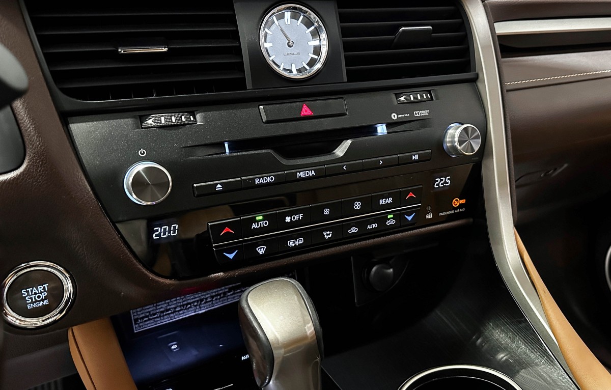 Lexus RX350L - фото 29