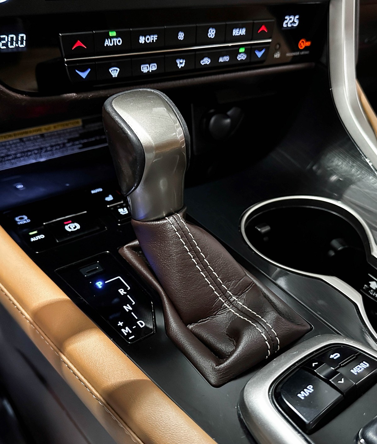 Lexus RX350L - фото 31