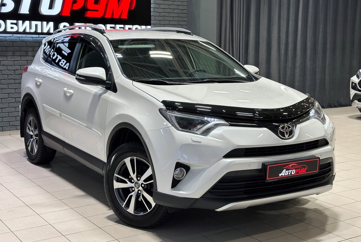 Toyota RAV4 - фото 4
