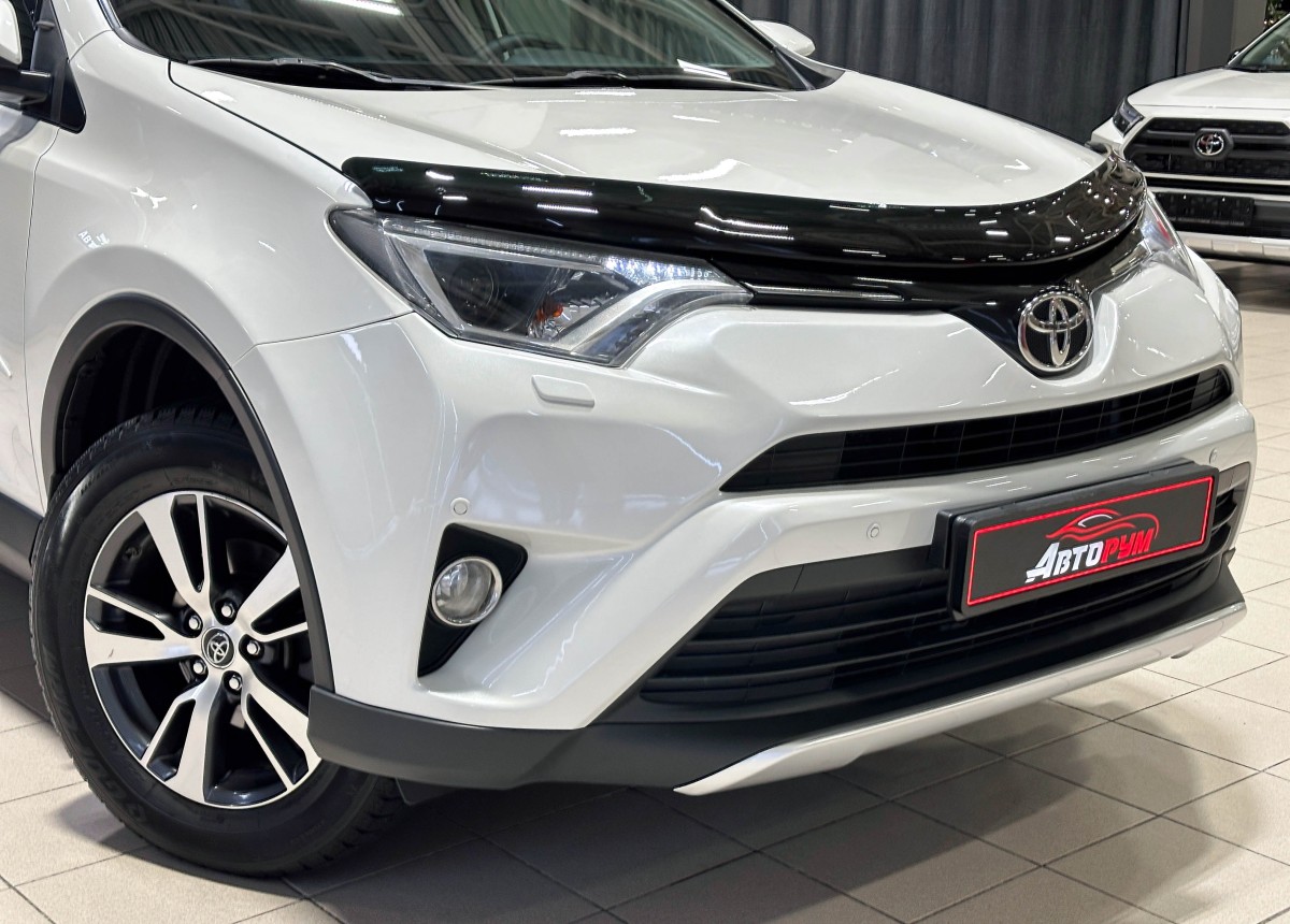 Toyota RAV4 - фото 10