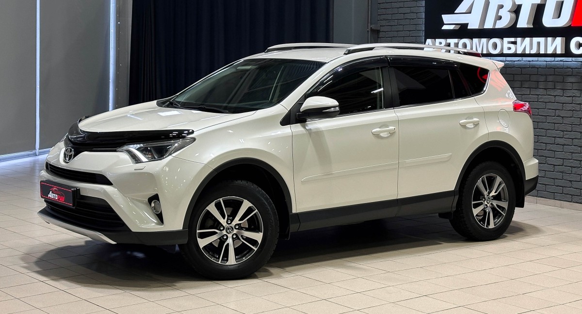 Toyota RAV4 - фото 2