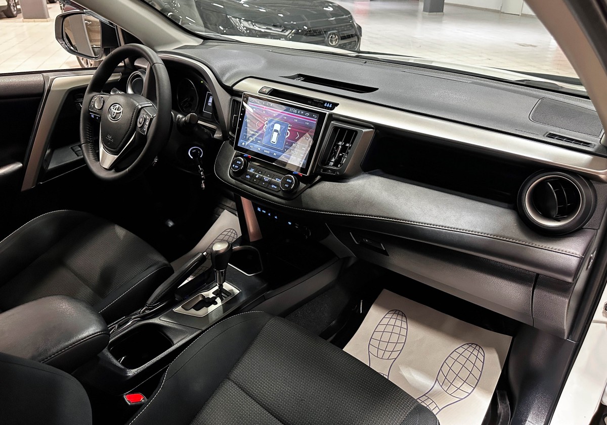 Toyota RAV4 - фото 17