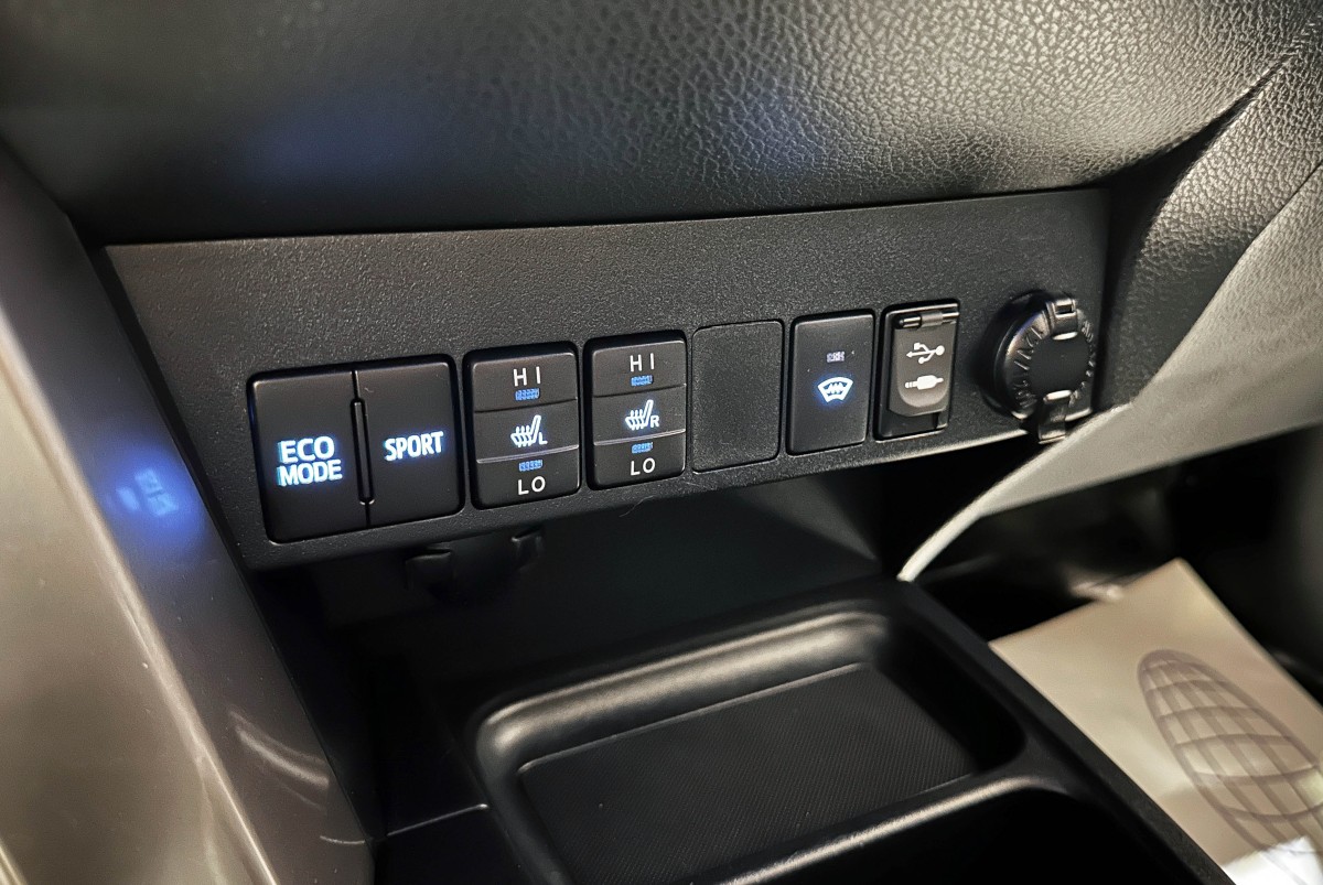 Toyota RAV4 - фото 27