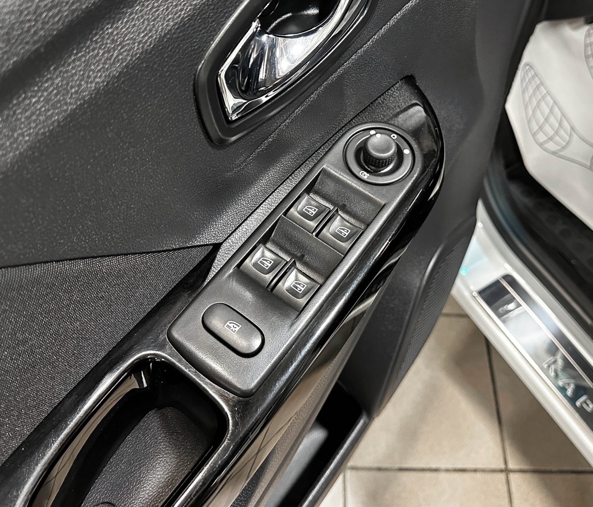 Renault Kaptur - фото 17