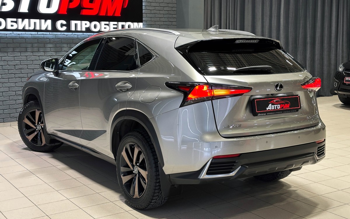 Lexus NX200 - фото 7