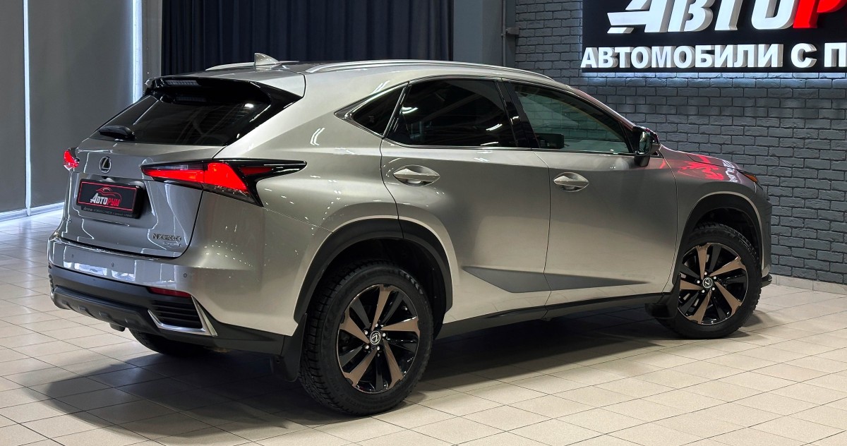 Lexus NX200 - фото 5