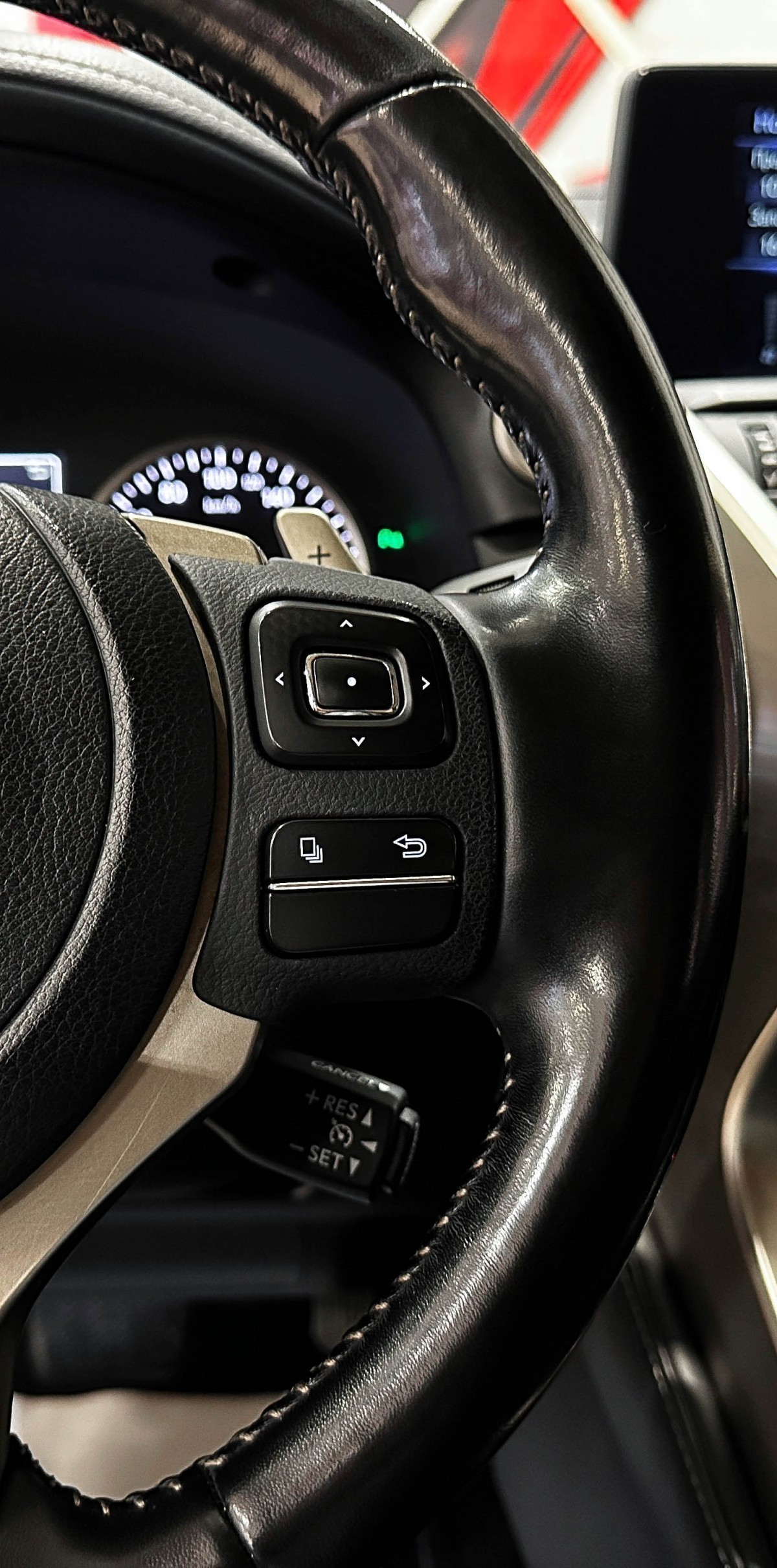 Lexus NX200 - фото 23