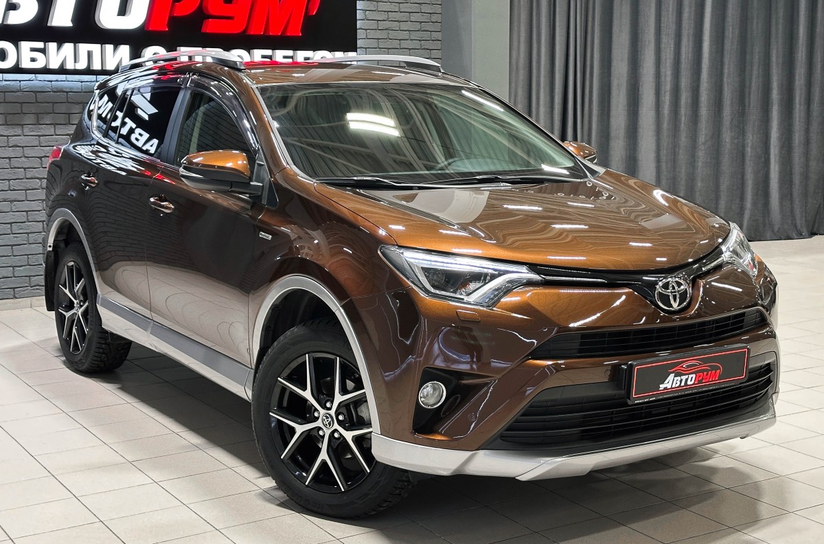 Toyota RAV4 - фото 4