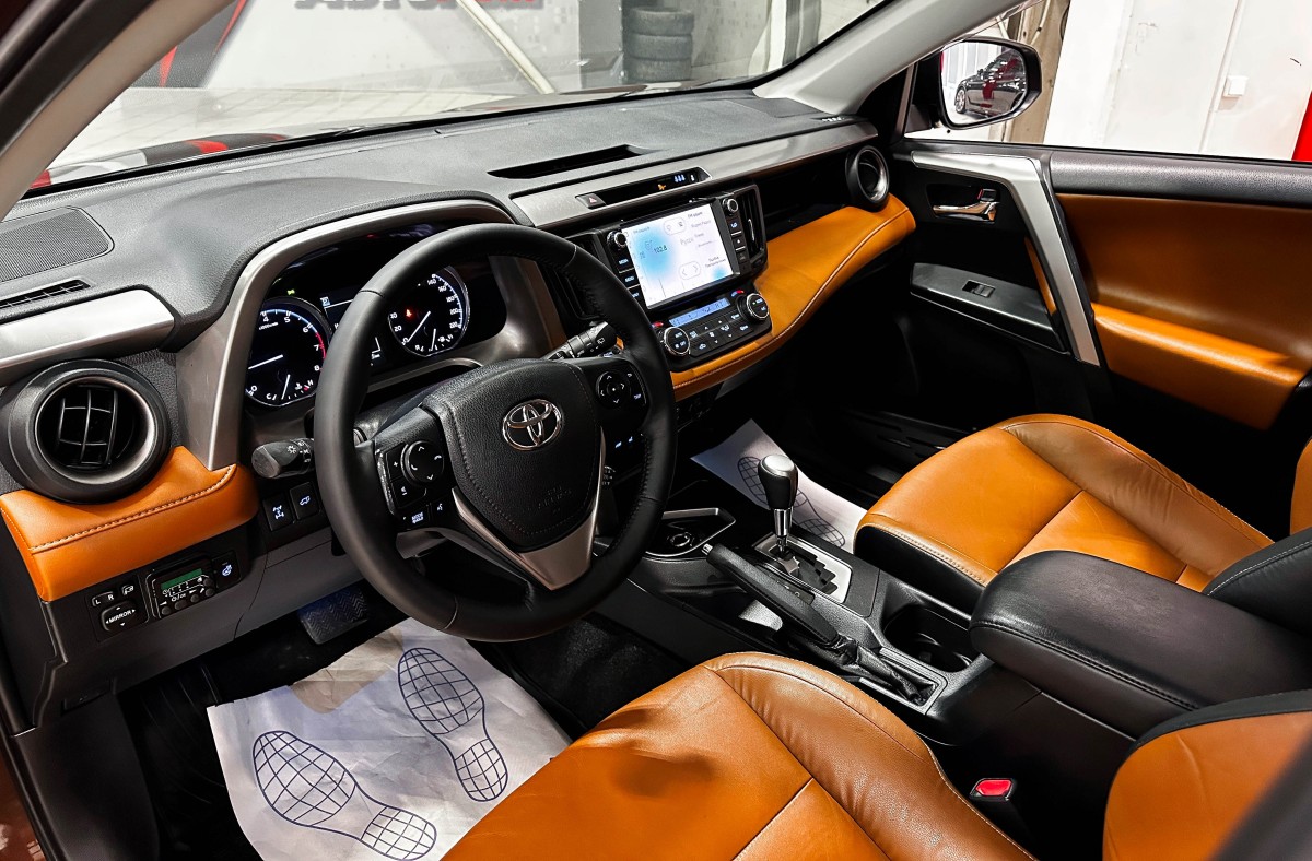 Toyota RAV4 - фото 10
