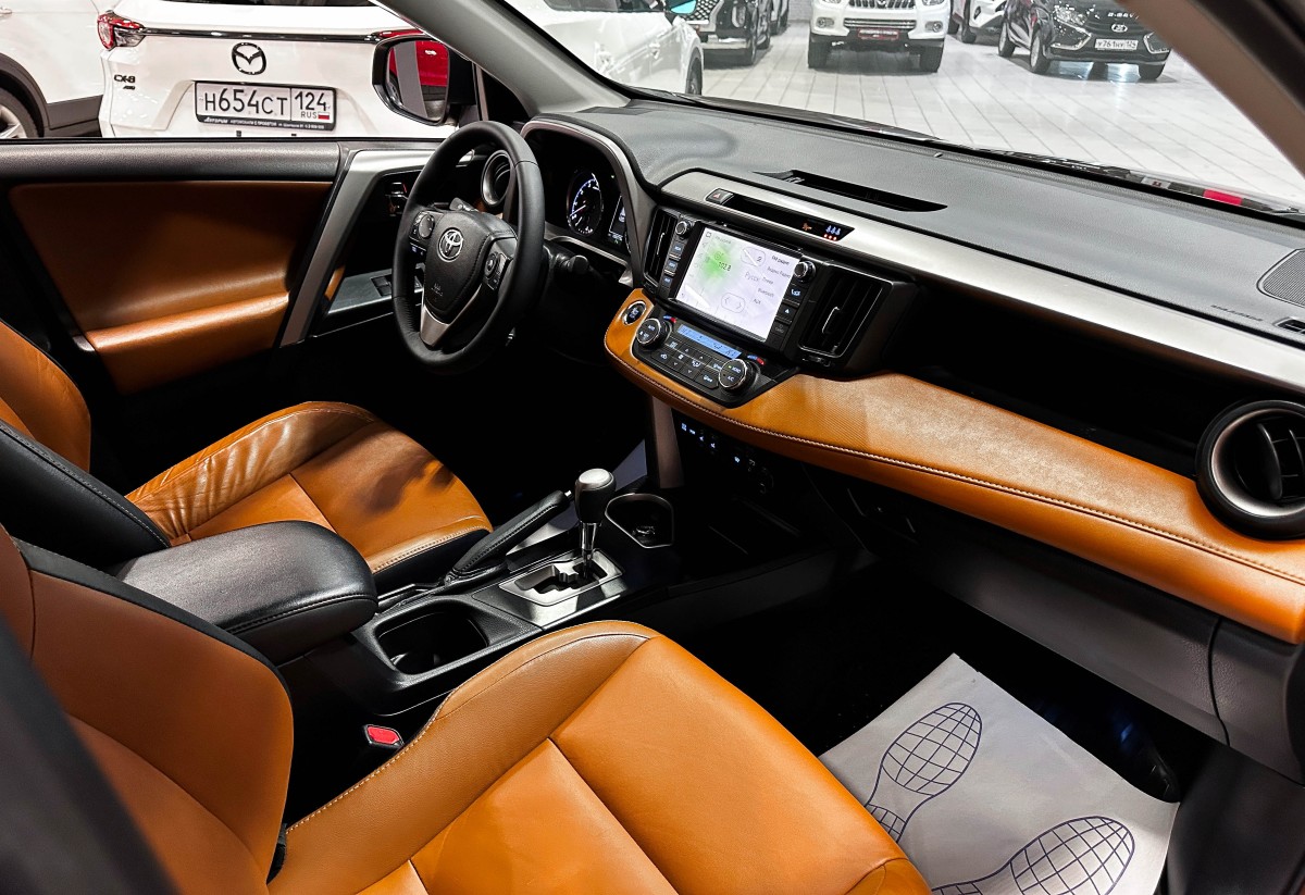 Toyota RAV4 - фото 16