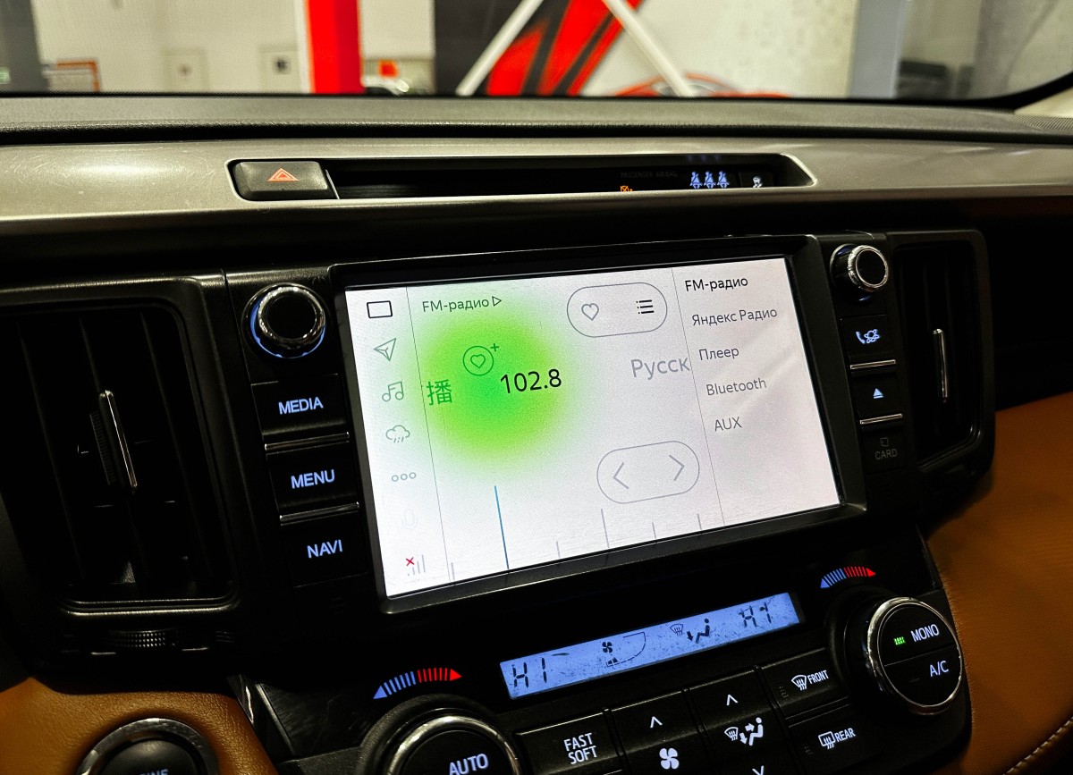 Toyota RAV4 - фото 25