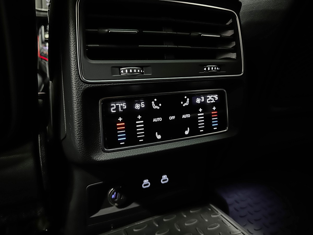 Audi Q8 - фото 35